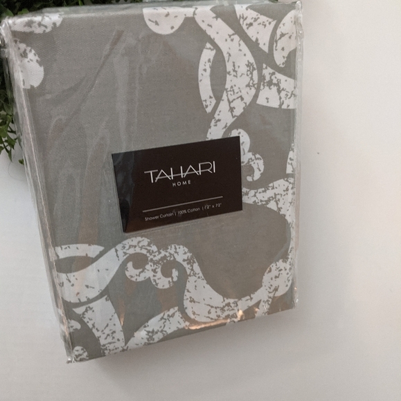 Tahari 100% Cotton Shower Curtain Lg Medallions/Scrolls Print 72 X 72 - Picture 1 of 3